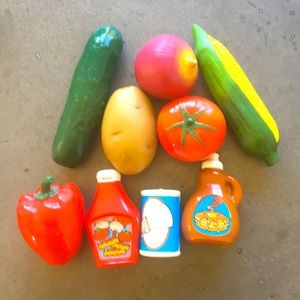 Plastic food & condiments